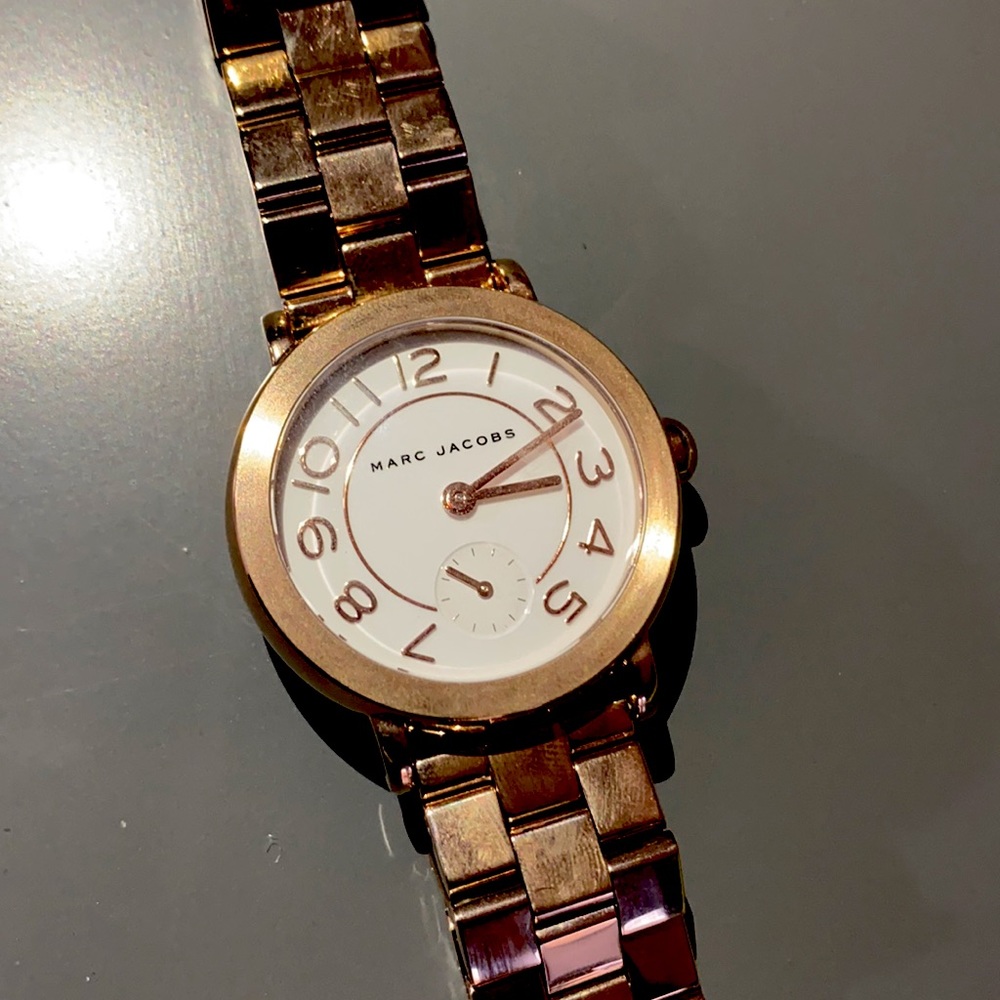 Marc Jacobs gold watch